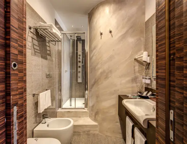 Suite (6)
